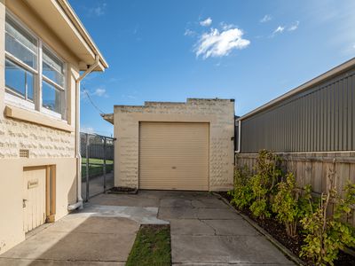 6 Napoleon Street, Youngtown