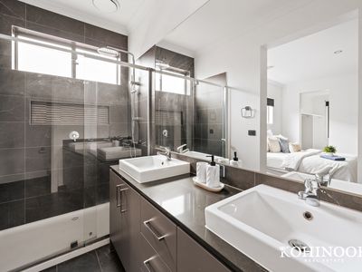 36 Riverglen Drive, Craigieburn