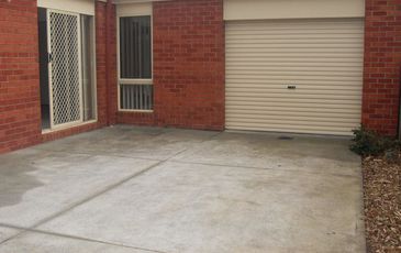 12 Cambridge Court, Cranbourne East