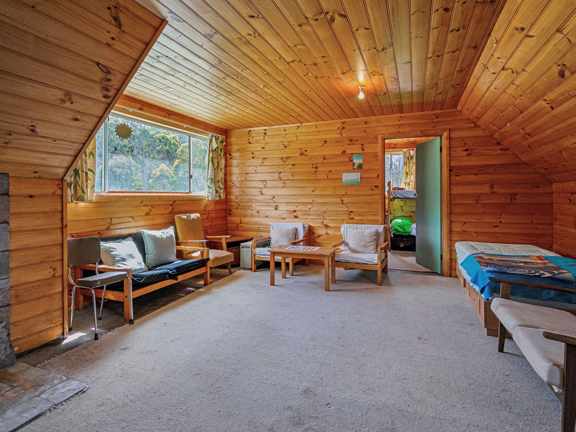 5190 Channel Highway, Gordon