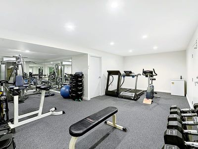 201-205 Monaco Street, Broadbeach Waters