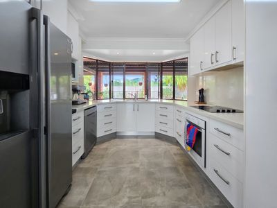 37 Holm Street, Atherton