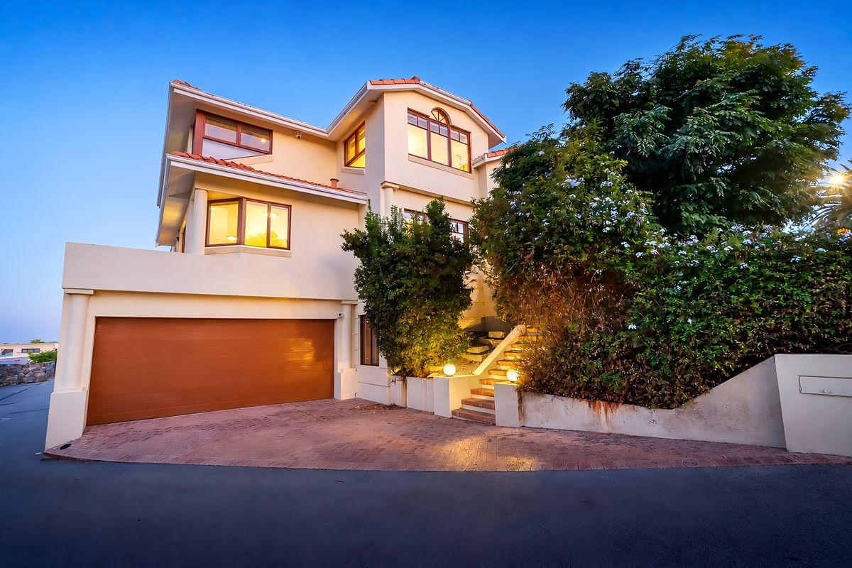 6 Moreing Road, Attadale