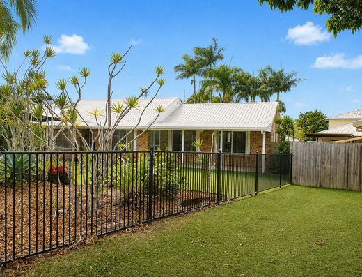 Family home in a great street. image 4