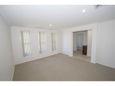 20 Hindmarsh Esplanade, Dubbo