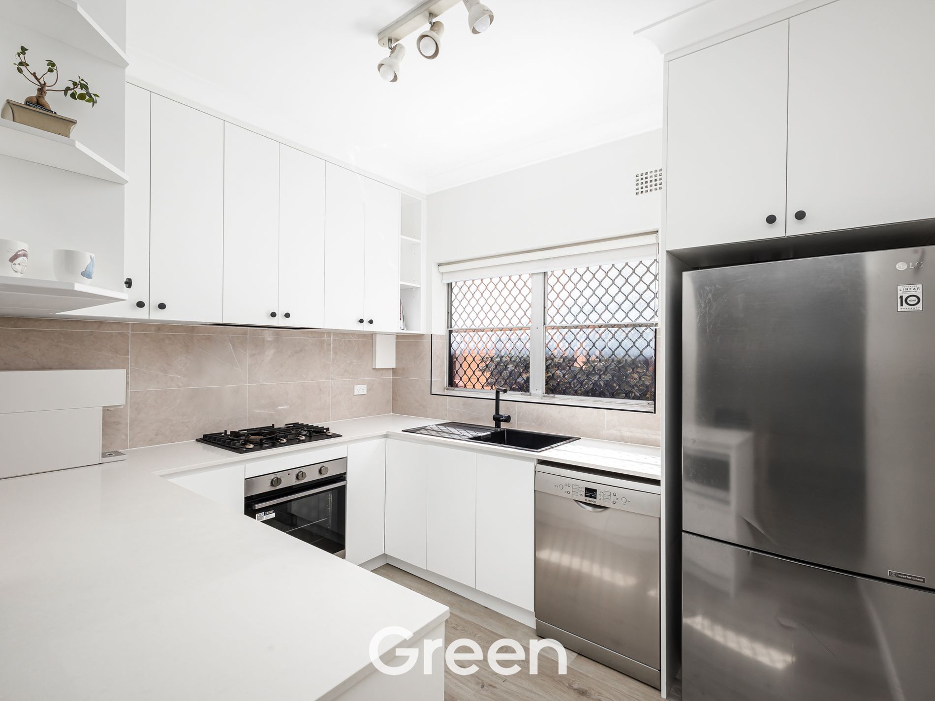 1 / 36 West Parade, West Ryde