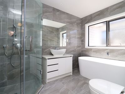 6 McQuoids Road, Flat Bush