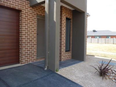 2 / 158 Botanica Springs Boulevard, Brookfield