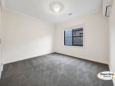 35 Surround Drive, Mambourin