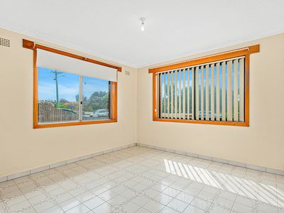 1 / 2 Osborne Parade, Warilla