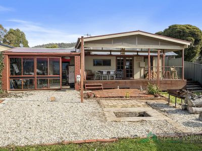 32 Young Crescent, Tawonga South