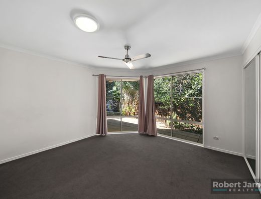 5 BEDROOM HOME WITH PARK RESERVE BACKDROP image 16