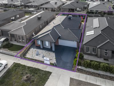 88 Claret Ash Boulevard, Melton West