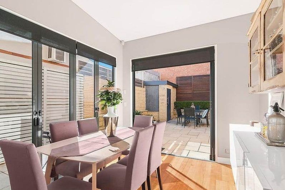 21 Hilly Street, Mortlake