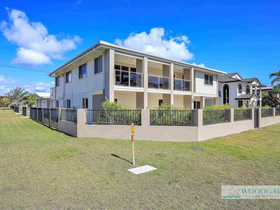 101 Esplanade, Woodgate