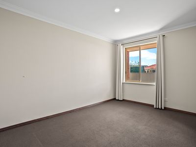 16 Frigate Close, Waikiki