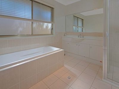 10 Callistemon Court, Ulladulla