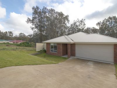 60 Royce Crescent, Lavington