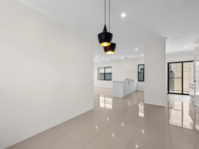 28 Mornington Crescent, Wandi