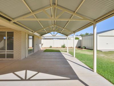 2 Matthews Way, Somerville