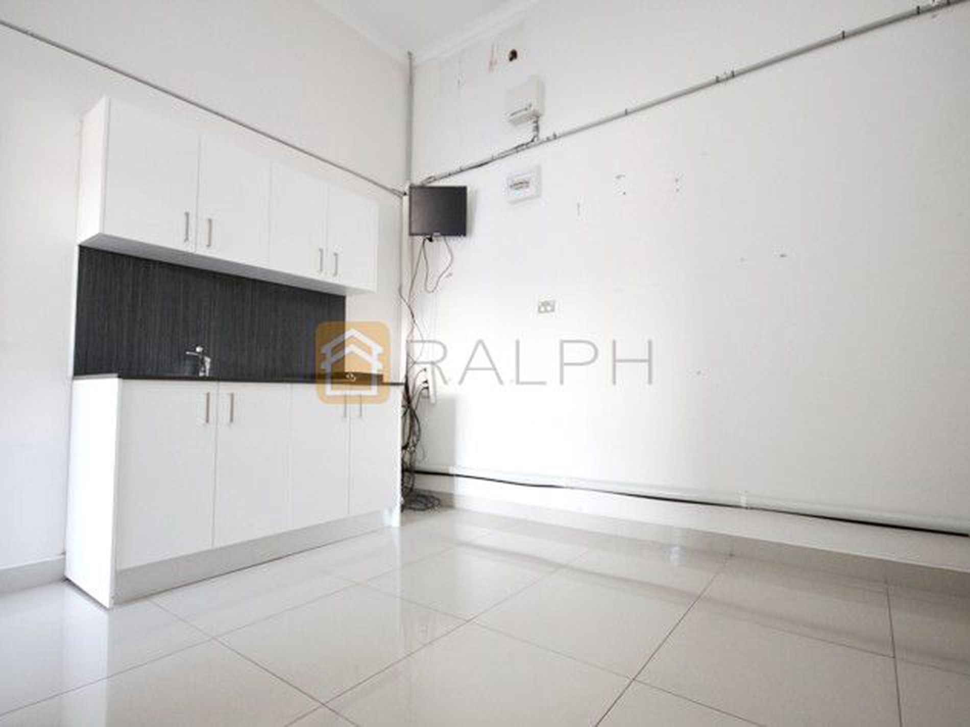 1D Flora Street, Roselands