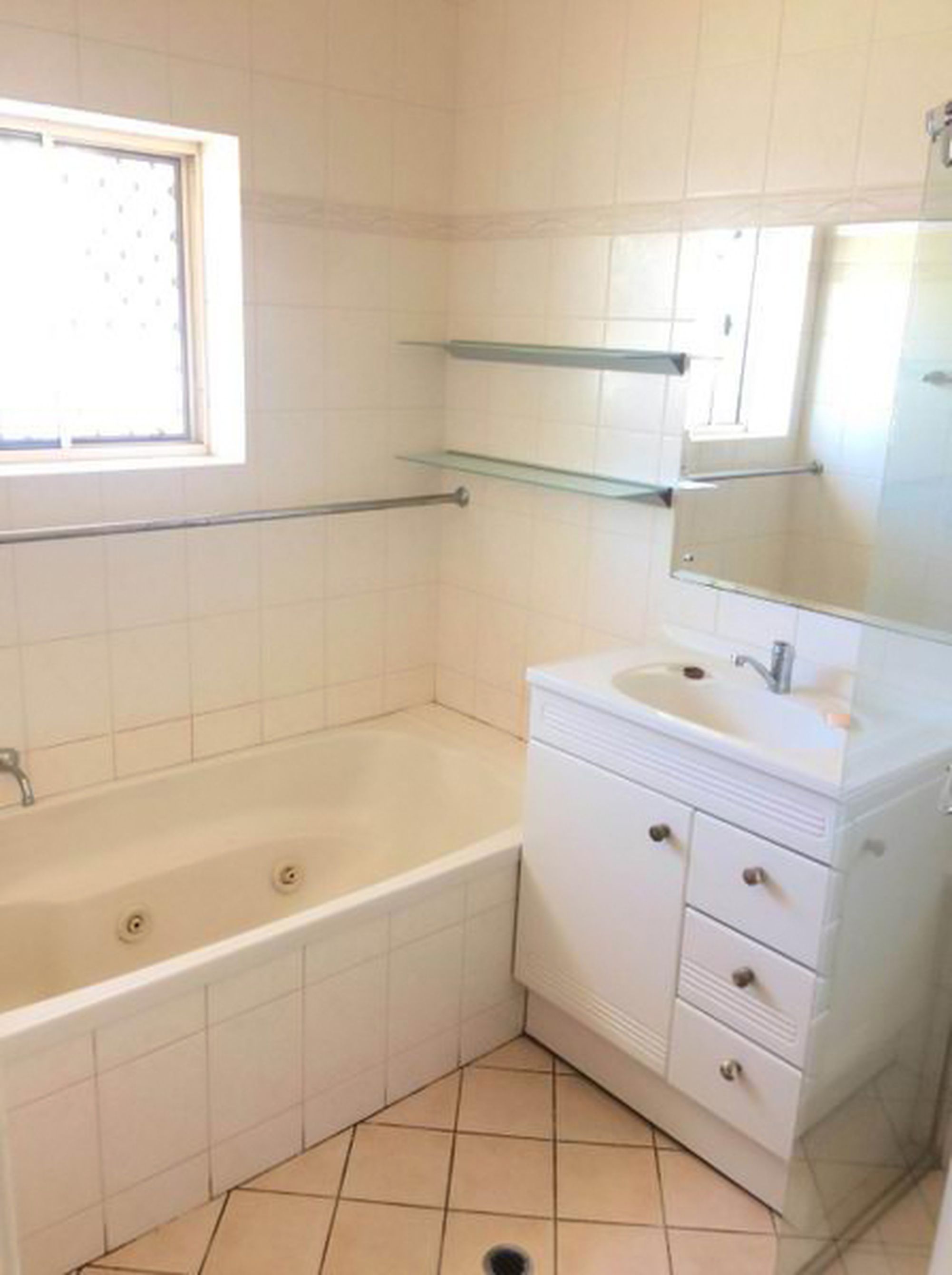31 Oakleigh Road, Marion