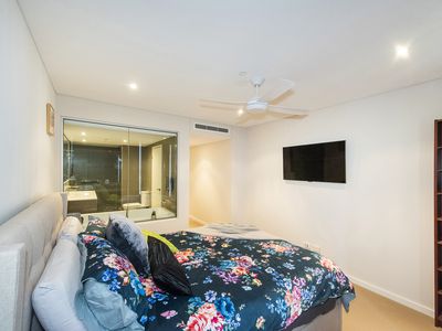 701 / 96 Bow River Crescent, Burswood
