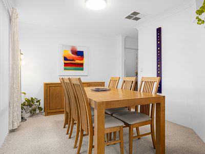 31 Simmonds Parade, Winthrop