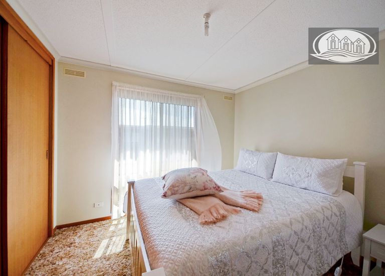 2 / 44-46 Peter Street, Portland