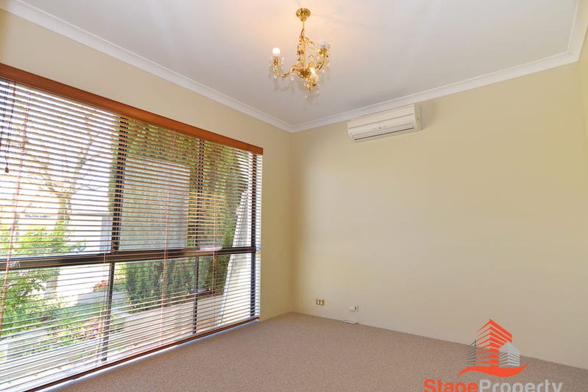 12 Bronzewing Loop, Wembley