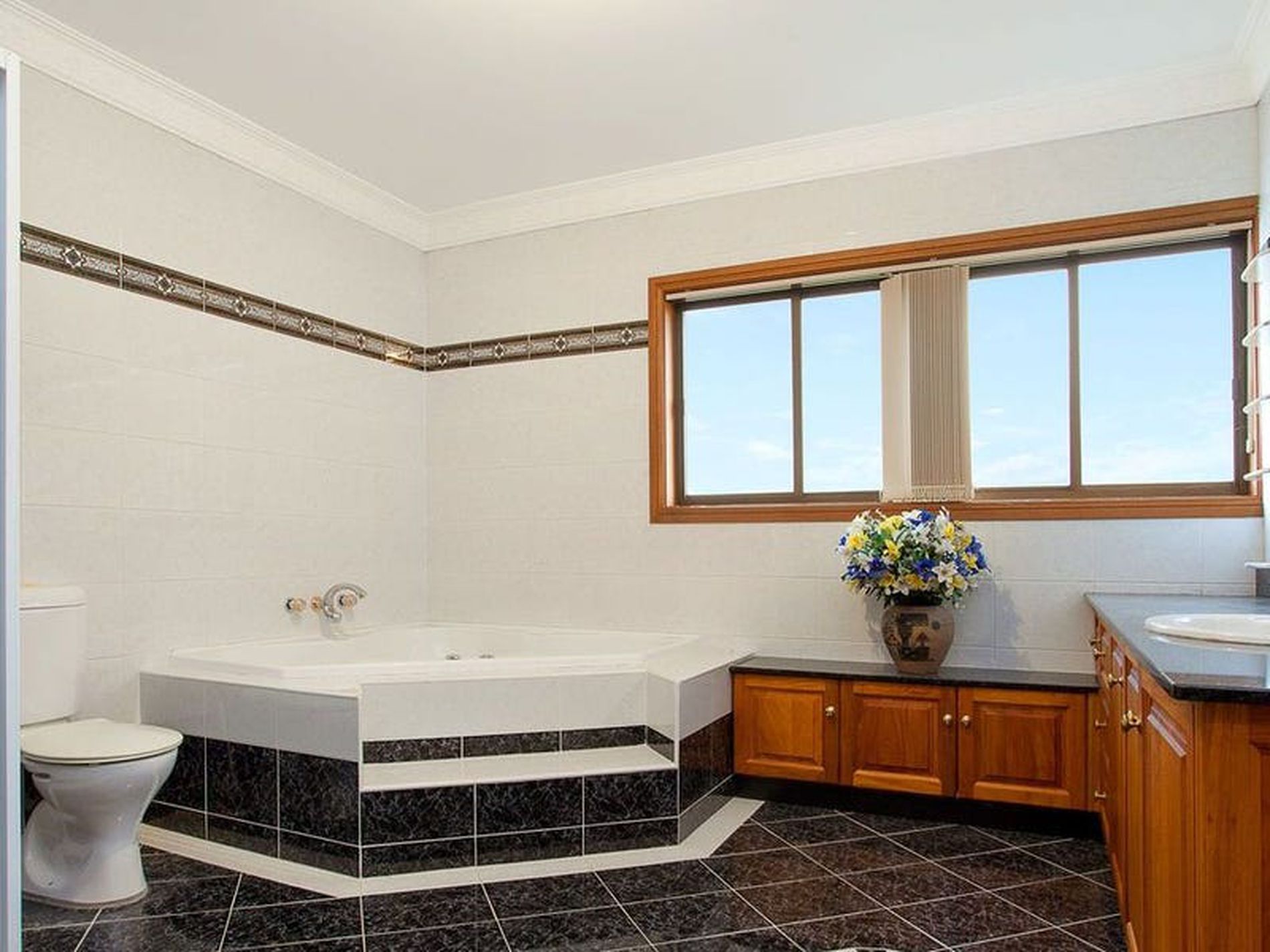 19 Bangalow Avenue, Chipping Norton