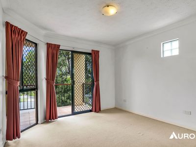 2/27 Victoria Street, Clayfield