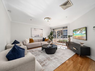 10 Morgan Close, Prairiewood