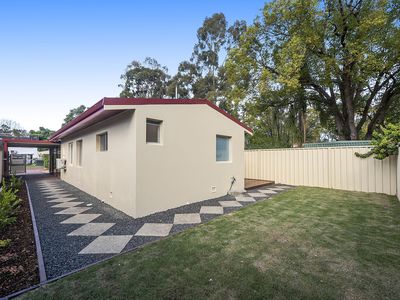 21 Sutherland Close North, Guildford