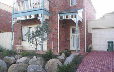 3  8-13 Adelaide Close, Berwick