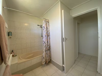 6 Royal Avenue, South Golden Beach