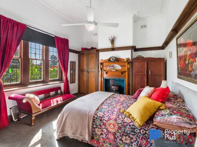 11 Peel Street, Charlton