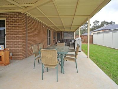 8 Crossley Avenue, Epsom