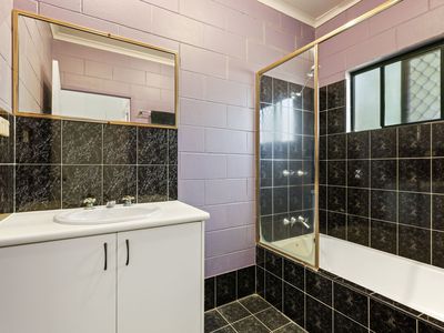 6 Yates Court, White Rock