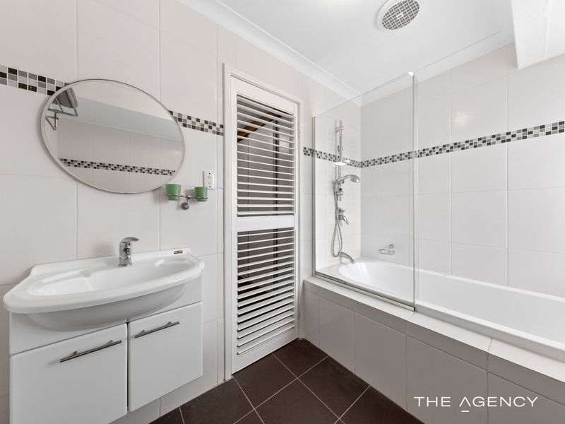 2 Priam Road, Silver Sands