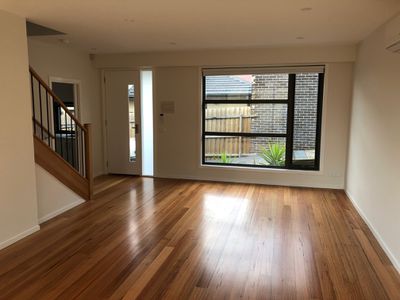 2 / 6 Hutchison Street, Niddrie
