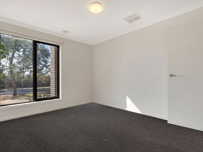4 / 36 Bridgewater Parkway, Wallan