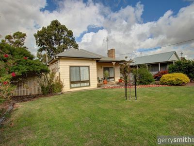 72 Williams Road, Horsham