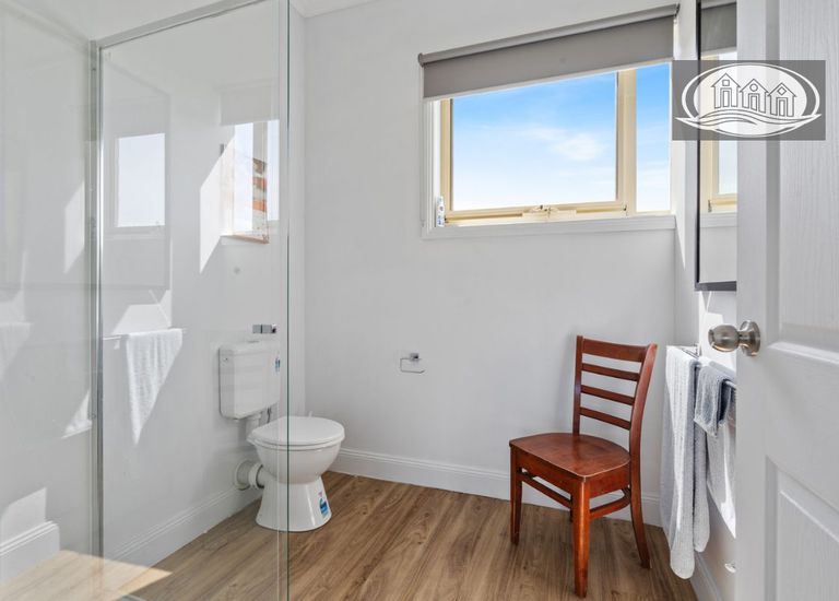 231 Golf Course Road, Heywood