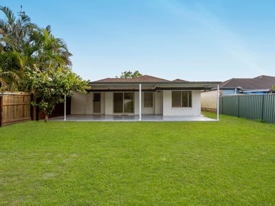 16 School Road, Wynnum West