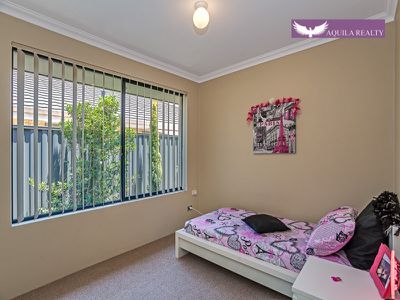 4 Octagon Gardens, Aveley