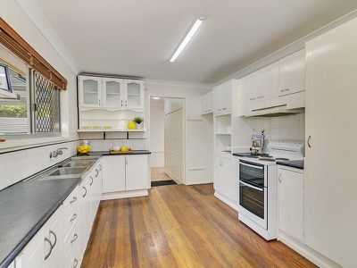 15 Kaniva Street, Rochedale South
