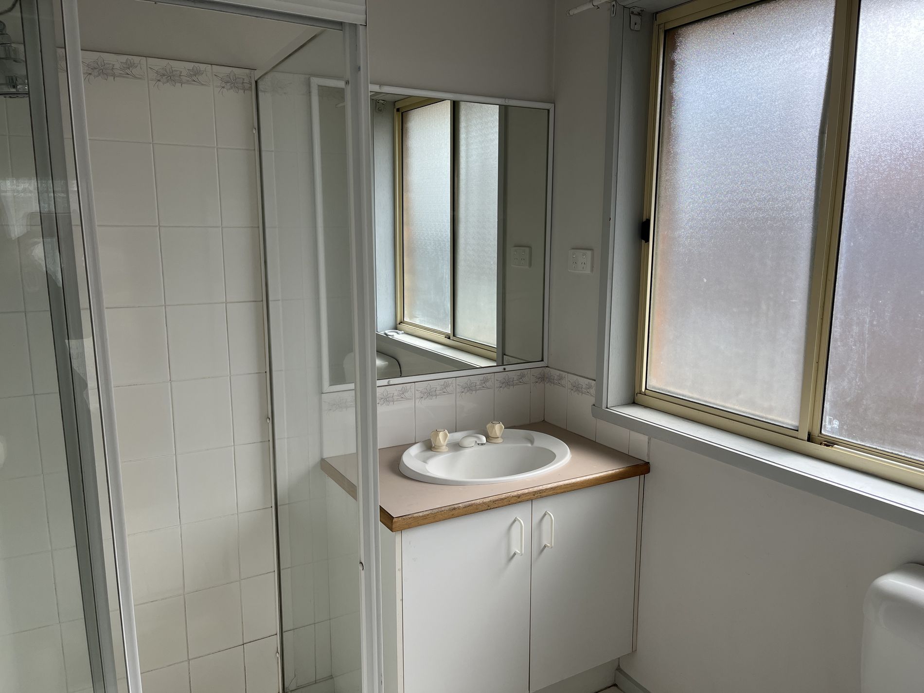 182 Coppards Road, Whittington