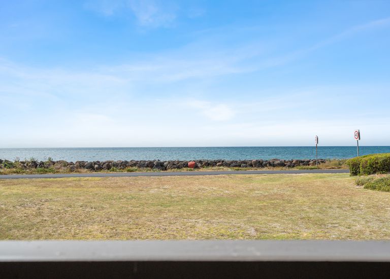 17 Beach Road, Portland