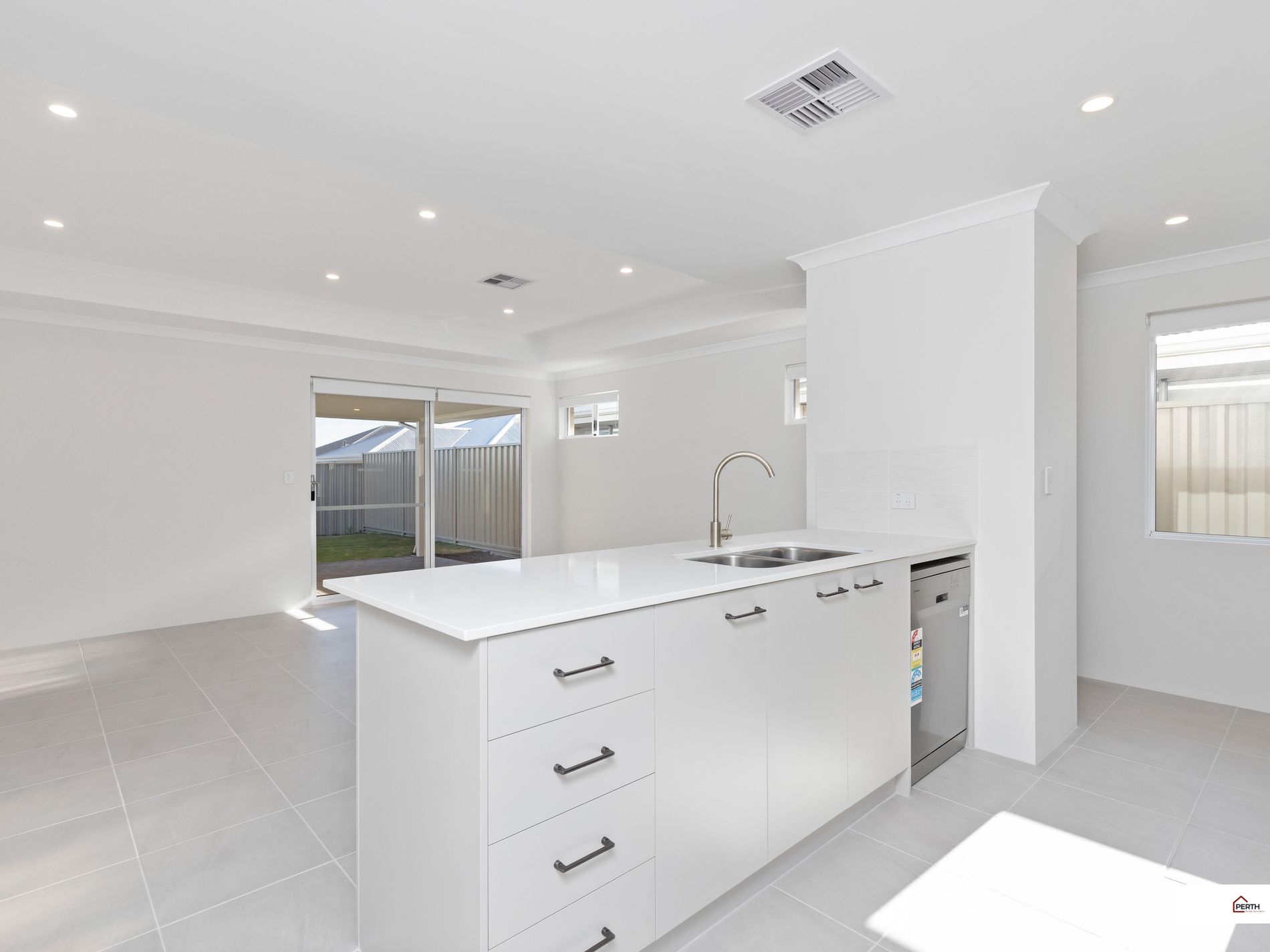 10 Houghton Street, Eglinton